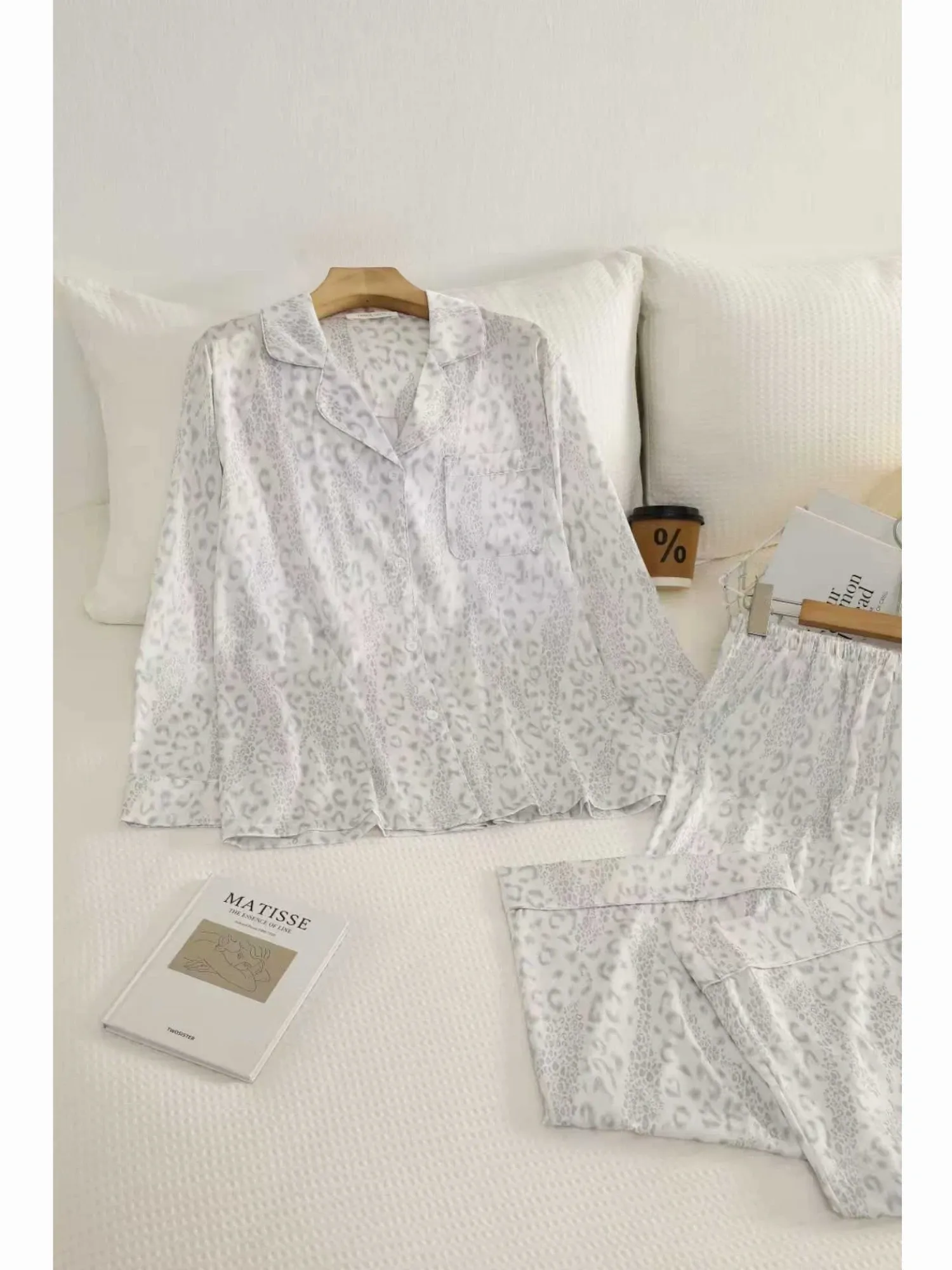 https://sieuthithanhdo.vn/images/products/thoi_trang/anhthoitranggoss/thu%20đông/C%20Trang%20quần/18%20(%205%20mã%20chưa%20có%20ảnh%20)/Q074099/original/Q074099_3.webp