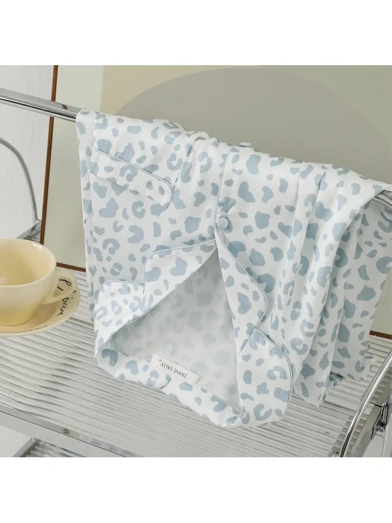 https://sieuthithanhdo.vn/images/products/thoi_trang/anhthoitranggoss/thu%20đông/C%20Trang%20quần/18%20(%205%20mã%20chưa%20có%20ảnh%20)/Q074100/original/Q074100_4.webp