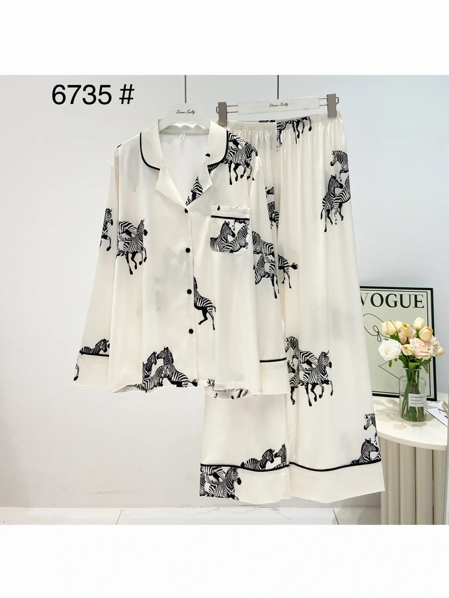 Bộ quần áo nữ dài tay lụa 6735 Kem  F   QC.Đ18