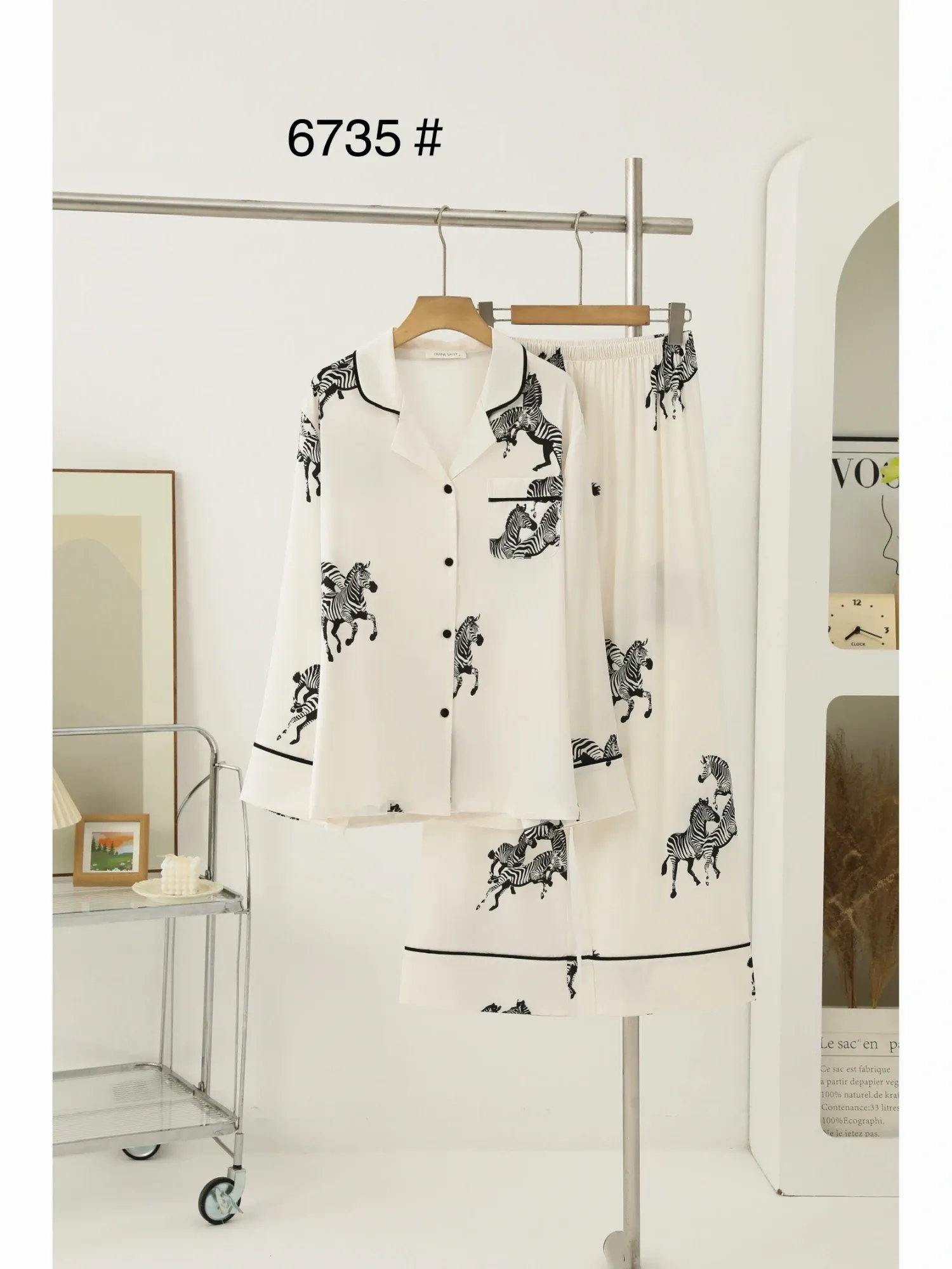 https://sieuthithanhdo.vn/images/products/thoi_trang/anhthoitranggoss/thu%20đông/C%20Trang%20quần/18%20(%205%20mã%20chưa%20có%20ảnh%20)/Q074101/original/Q074101_11.webp
