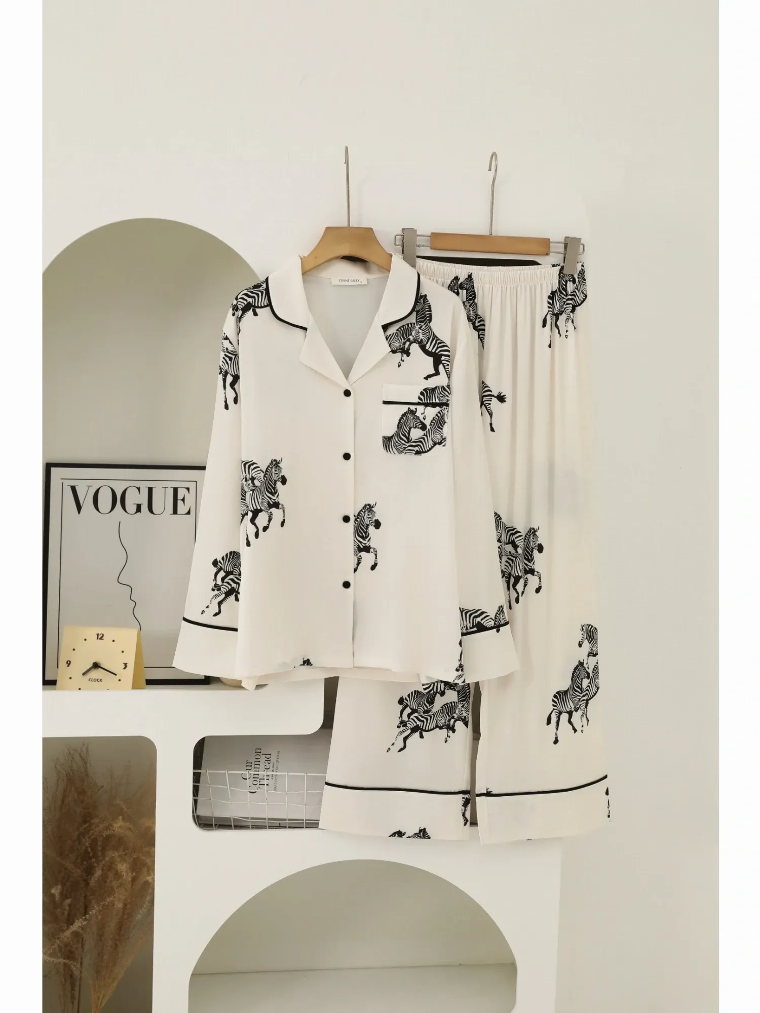 https://sieuthithanhdo.vn/images/products/thoi_trang/anhthoitranggoss/thu%20đông/C%20Trang%20quần/18%20(%205%20mã%20chưa%20có%20ảnh%20)/Q074101/original/Q074101_12.webp