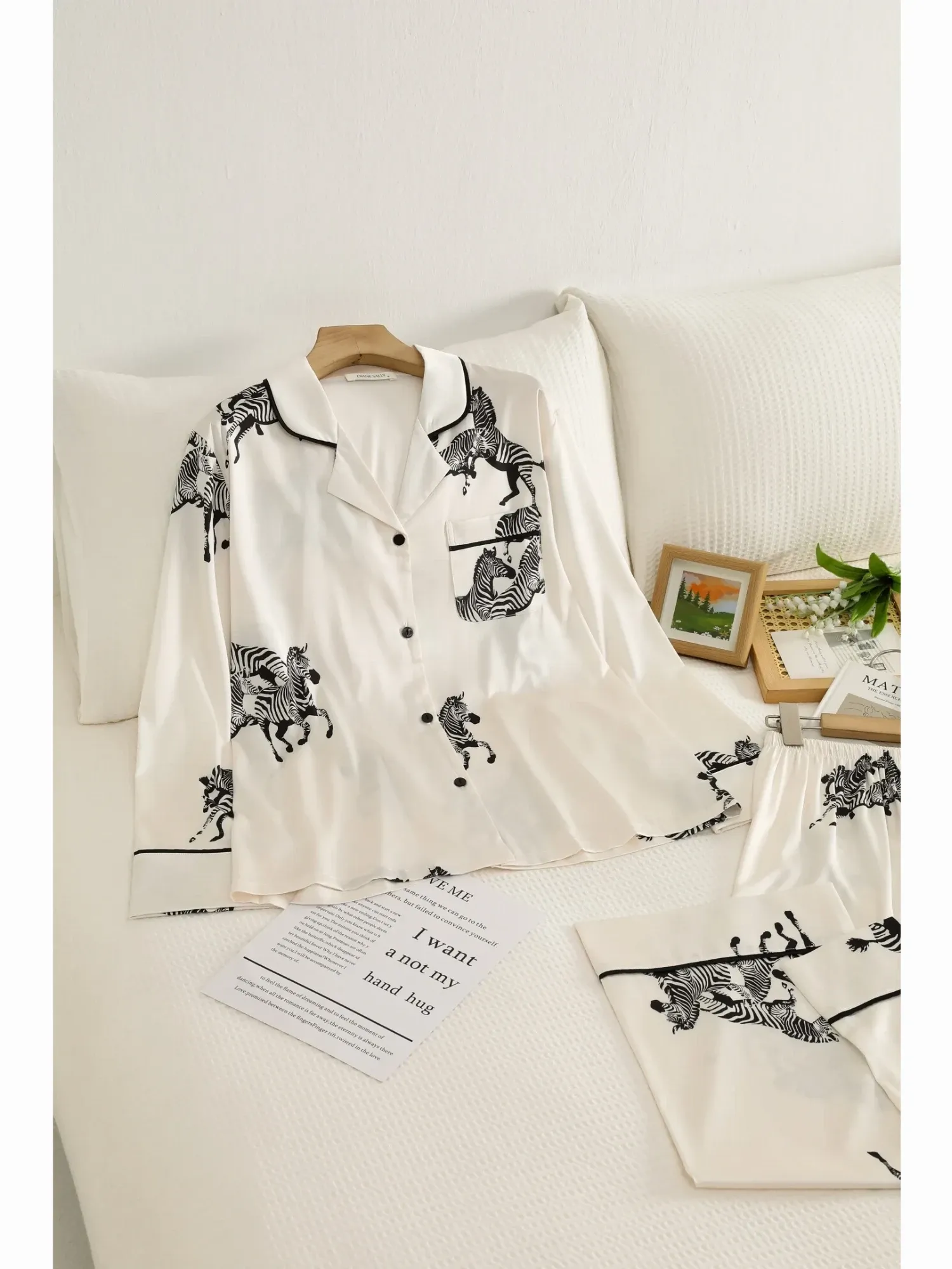 https://sieuthithanhdo.vn/images/products/thoi_trang/anhthoitranggoss/thu%20đông/C%20Trang%20quần/18%20(%205%20mã%20chưa%20có%20ảnh%20)/Q074101/original/Q074101_14.webp