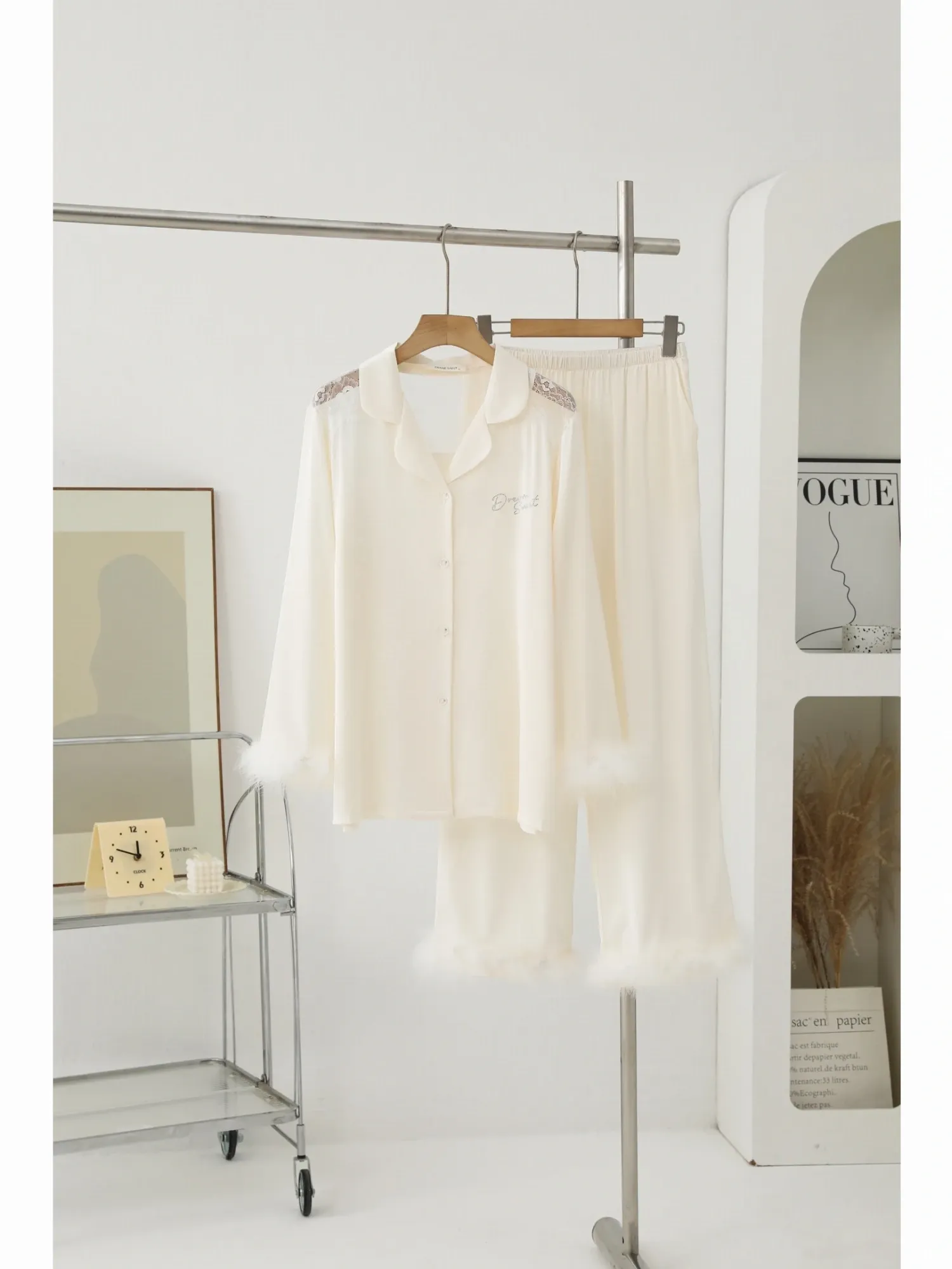 https://sieuthithanhdo.vn/images/products/thoi_trang/anhthoitranggoss/thu%20đông/C%20Trang%20quần/18%20(%205%20mã%20chưa%20có%20ảnh%20)/Q074102/original/Q074102_3.webp