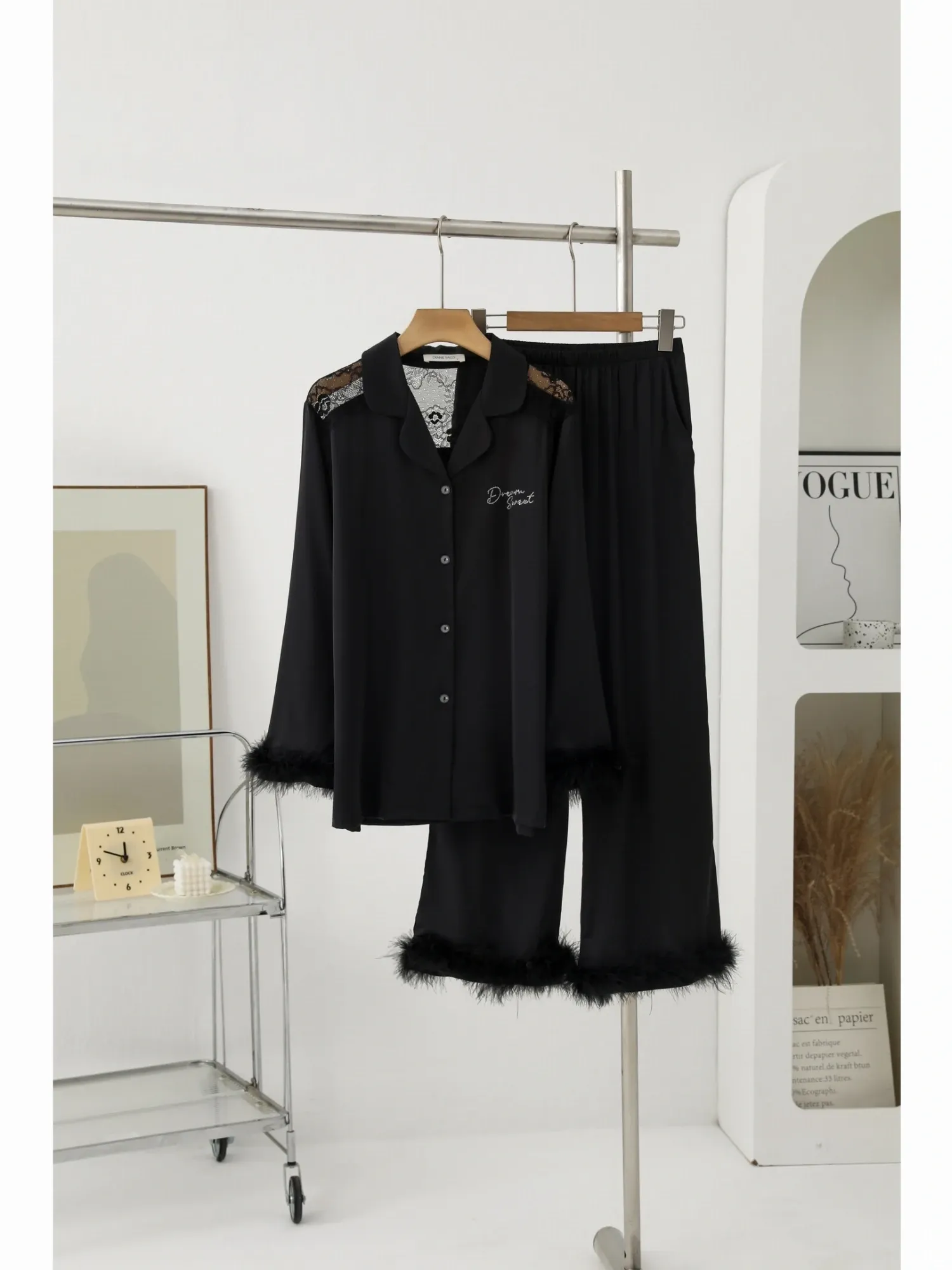 https://sieuthithanhdo.vn/images/products/thoi_trang/anhthoitranggoss/thu%20đông/C%20Trang%20quần/18%20(%205%20mã%20chưa%20có%20ảnh%20)/Q074102/original/Q074102_4.webp