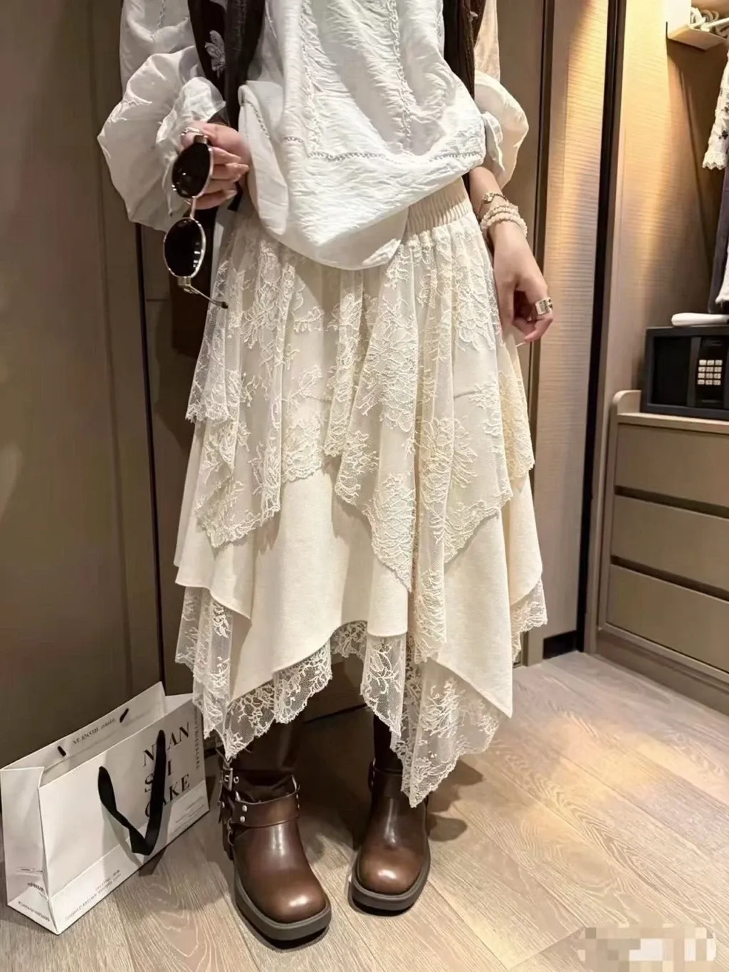 https://sieuthithanhdo.vn/images/products/thoi_trang/anhthoitranggoss/thu%20đông/C%20Trang%20quần/7/N165017/original/N165017_4.webp
