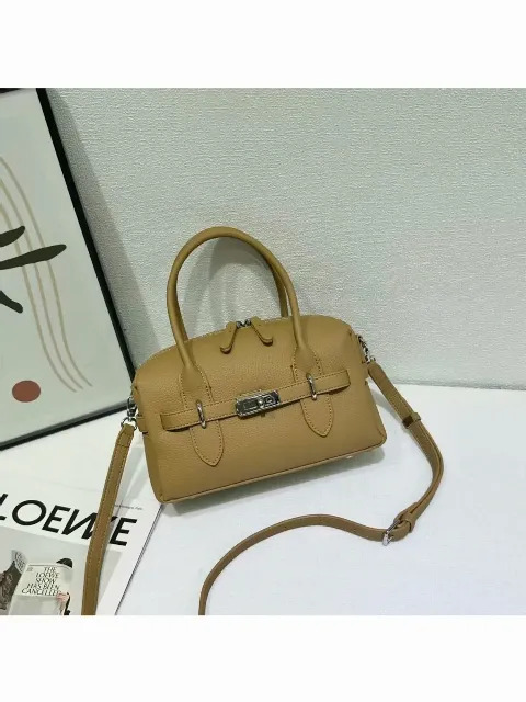Túi xách tay da cs teen trung 818767 kem nhạt 15T8 26CC