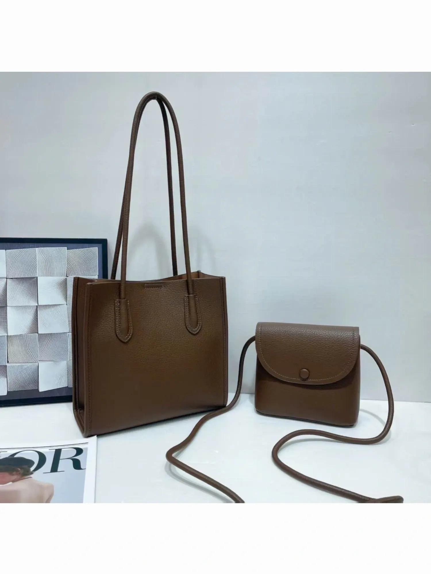 https://sieuthithanhdo.vn/images/products/thoi_trang/anhthoitranggoss/thu%20đông/C%20Trang%20túi/15%20ok/R400753/original/R400753_4.webp