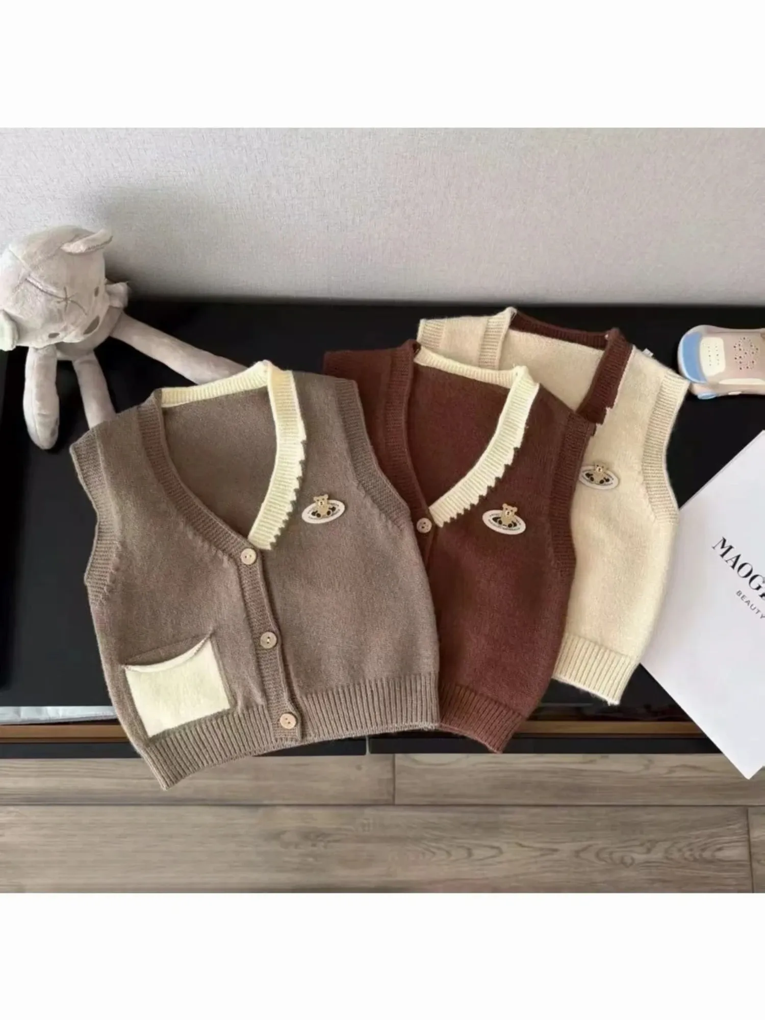 Áo gile len trẻ em A2603 size 130.D05