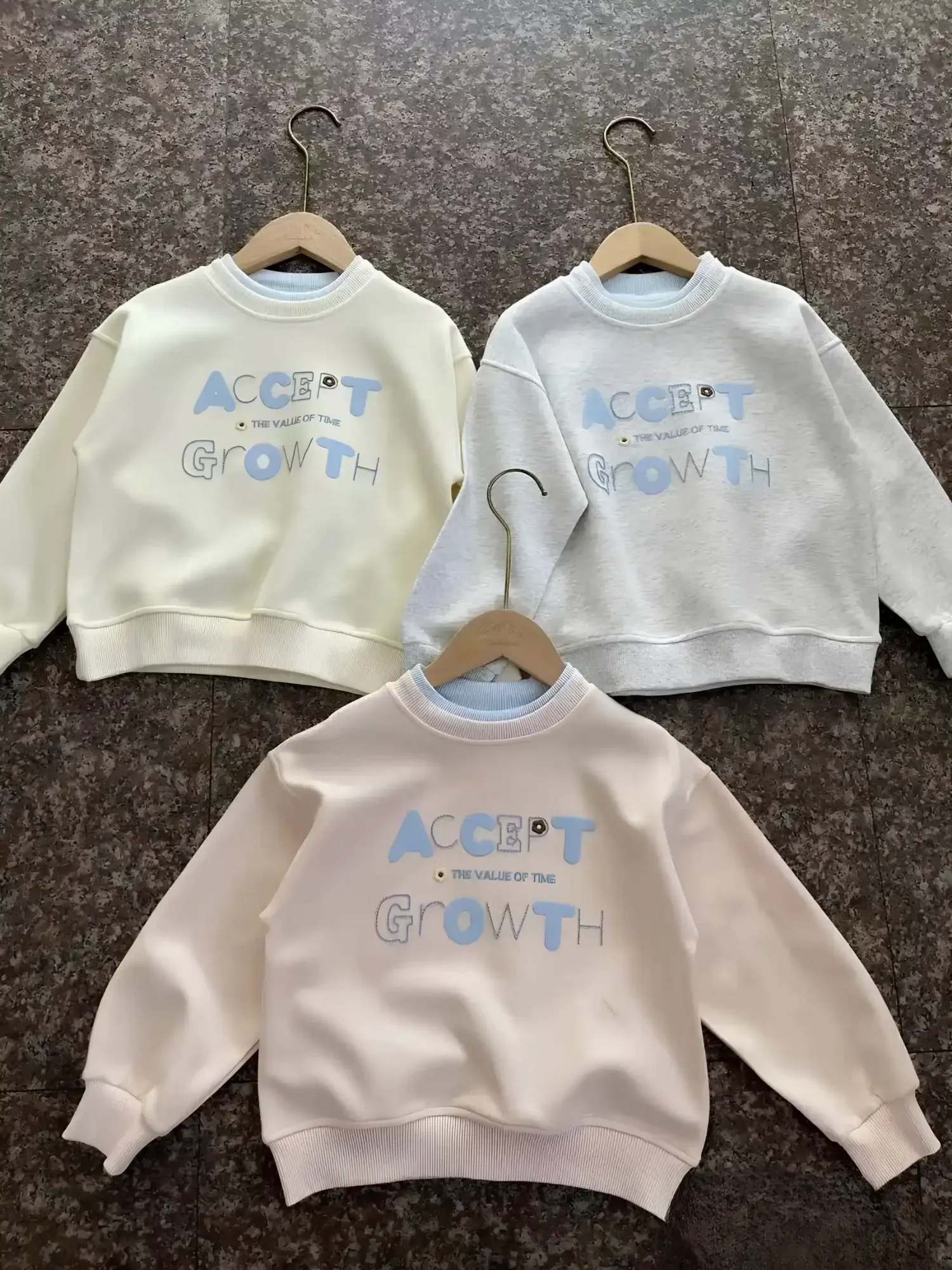 https://sieuthithanhdo.vn/images/products/thoi_trang/anhthoitranggoss/thu%20đông/C%20dung/dung06.1%20(8%20mã%20chưa%20có%20ảnh)/T269746/original/T269746_1.webp