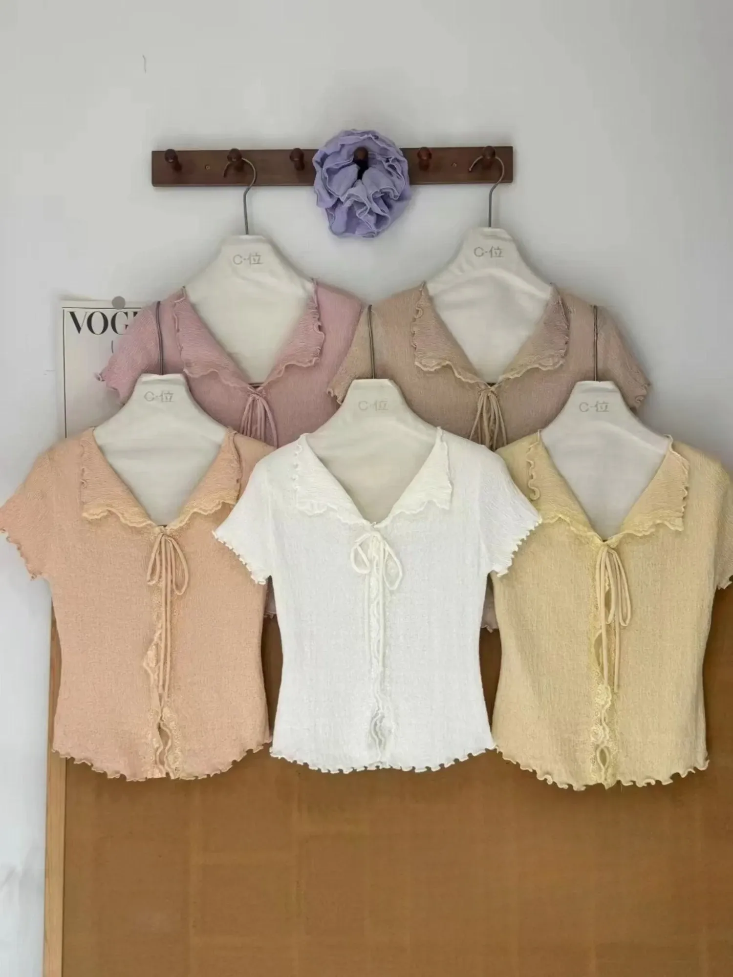 Áo len mongtoghi nữ cổ bẻ 1825 vàng 02.2026D1