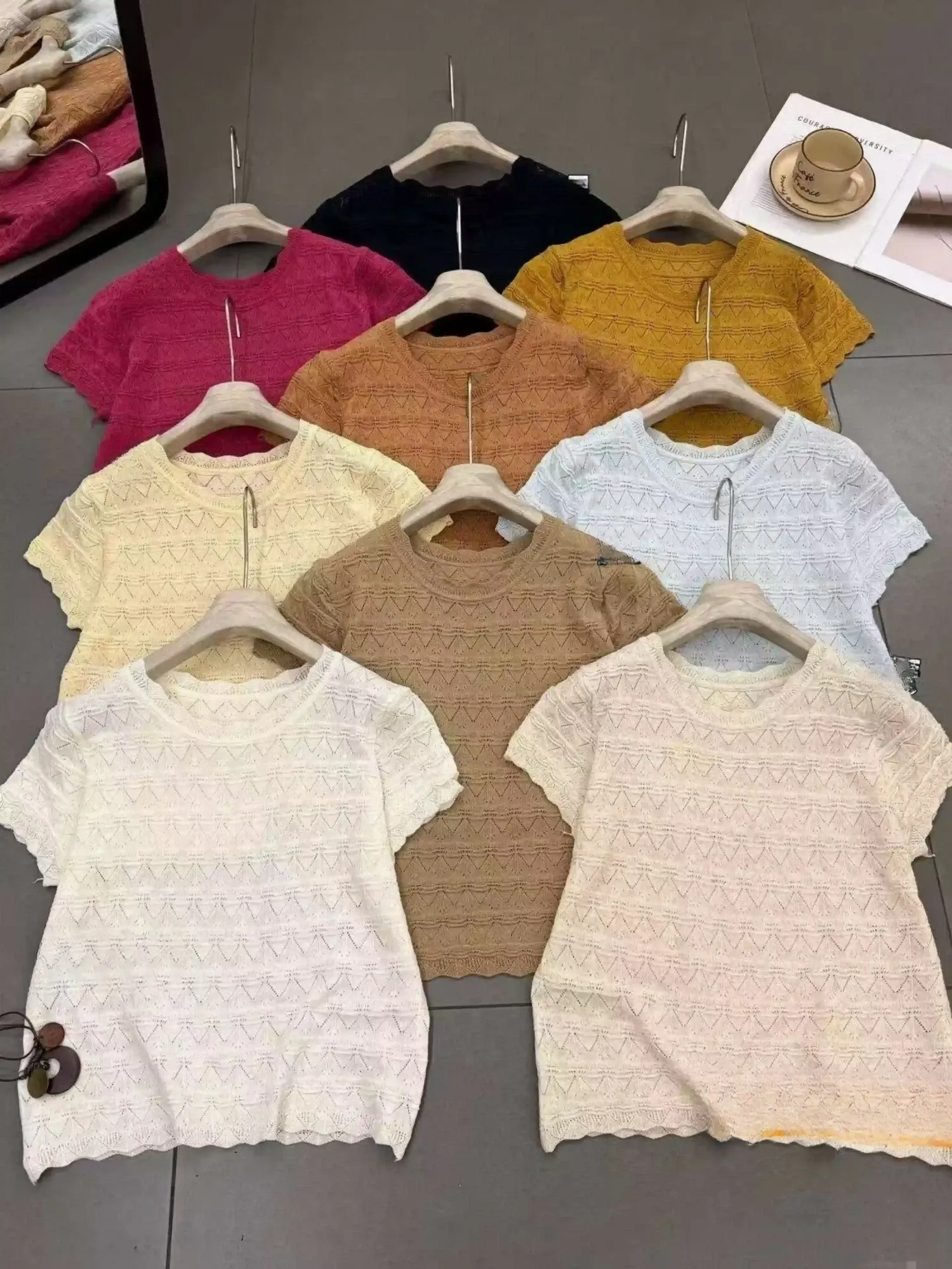 Áo len mongtoghi nữ cổ tròn 9266 đen 29.2026D1