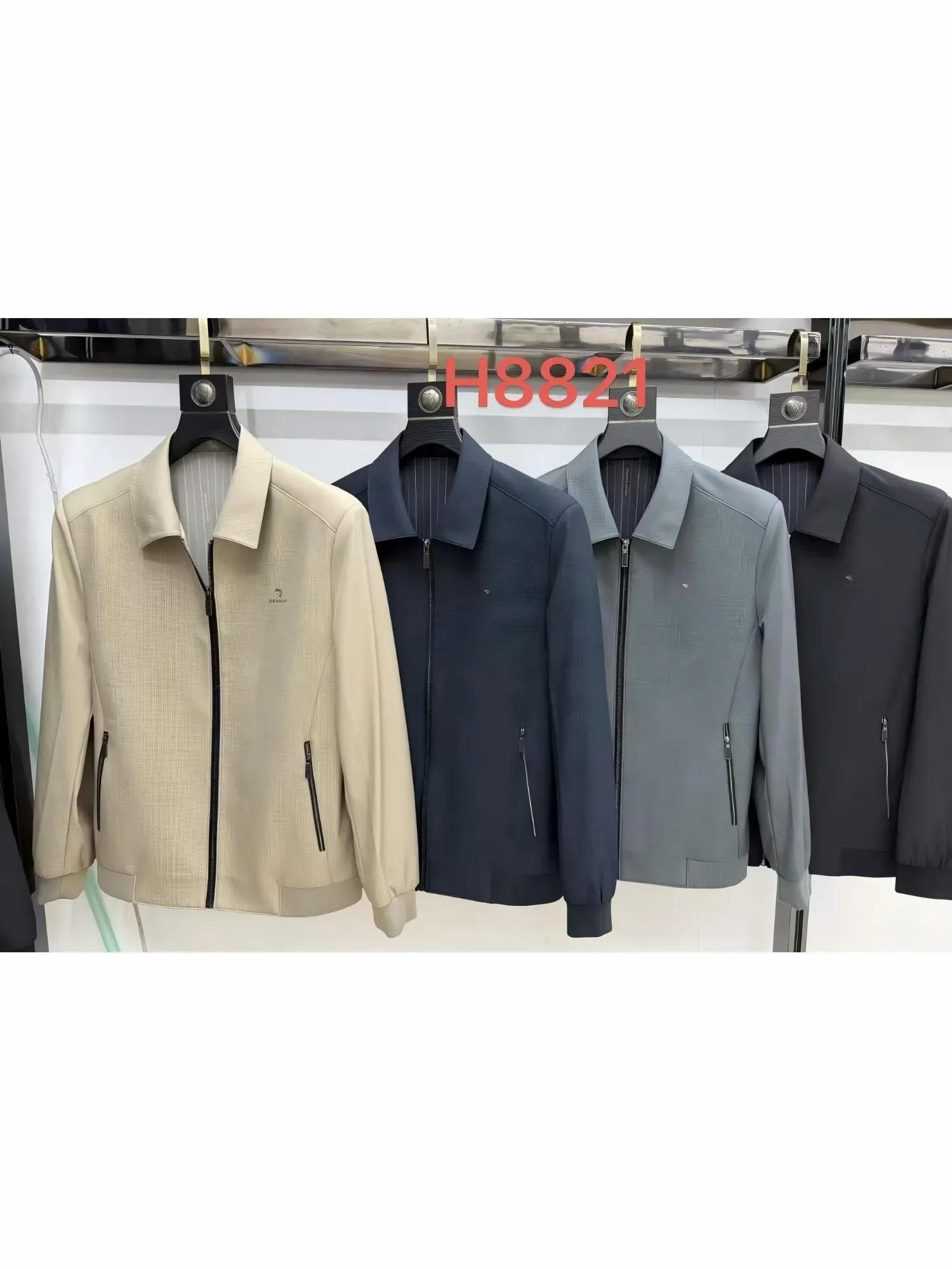 Áo khoác gió nam 8821 xanh đậm size 185. LOI18