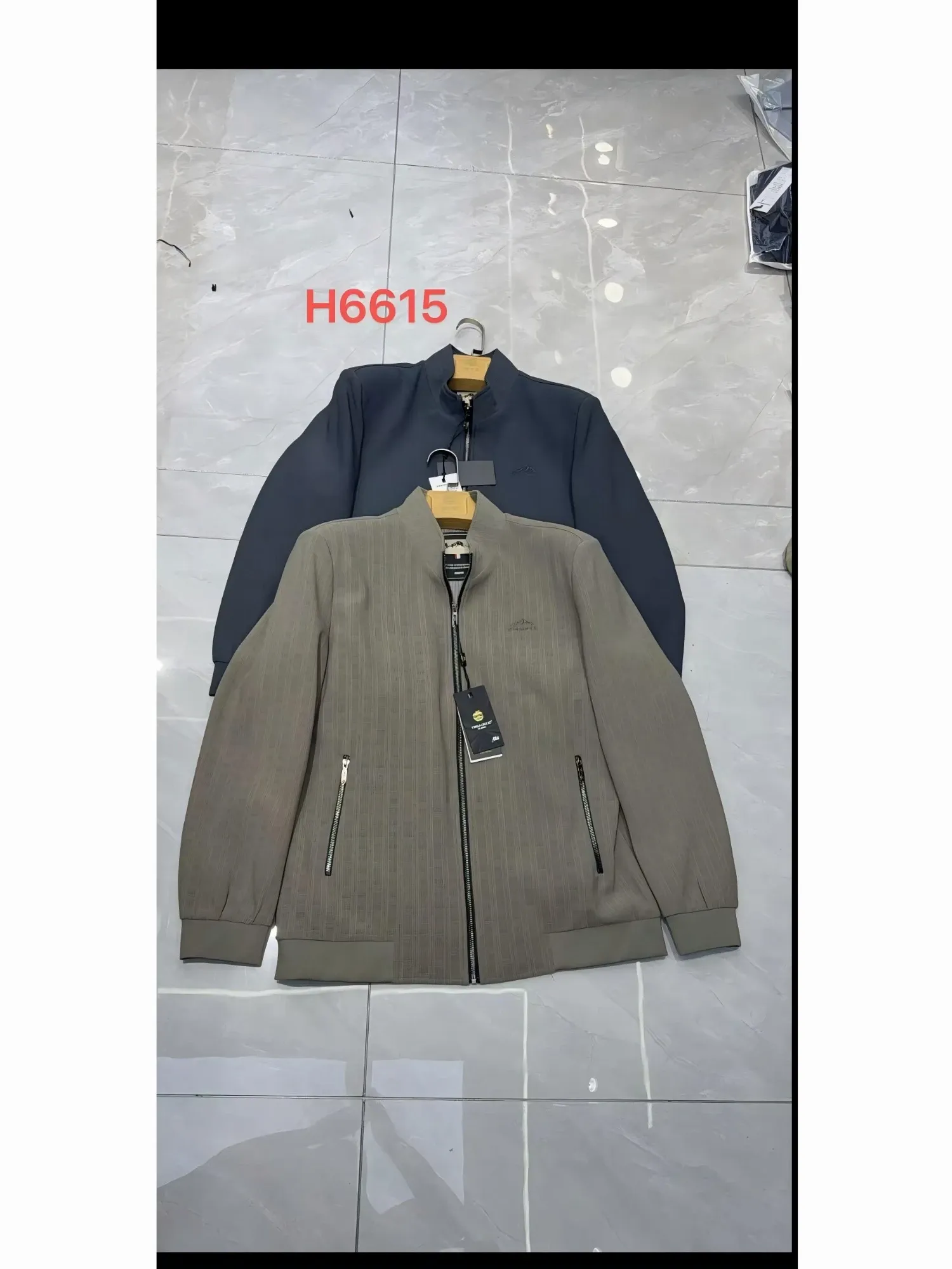Áo khoác gió nam 6615 xanh size 185. LOI18