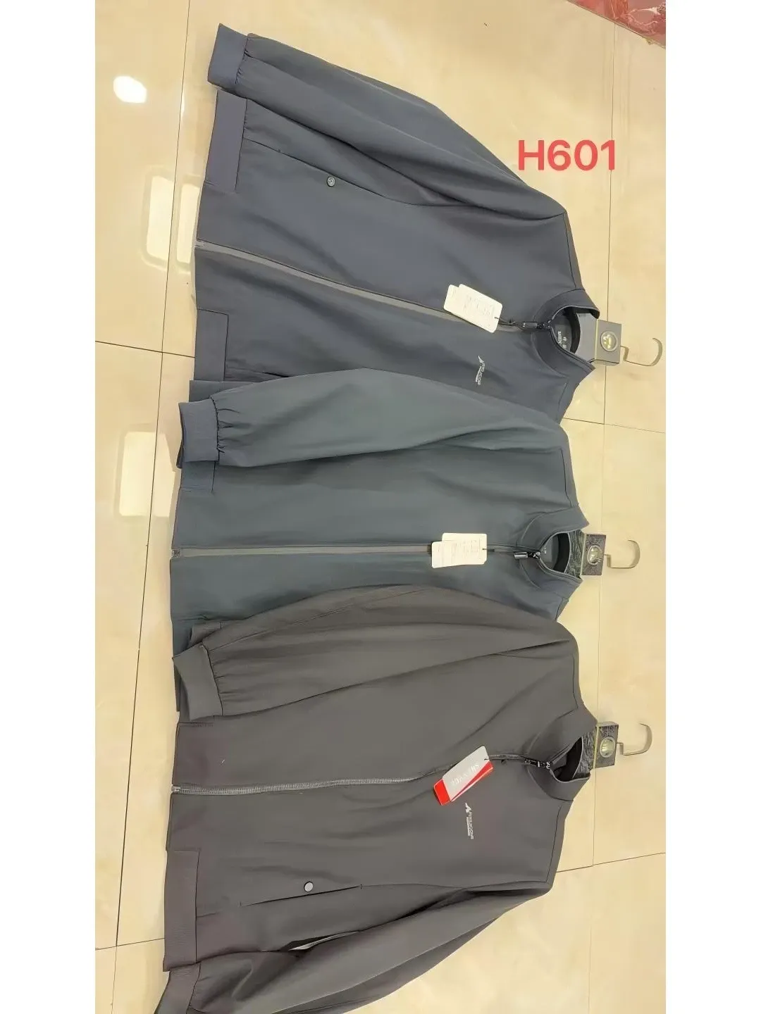 Áo khoác gió nam 601 xanh nhạt size 185. LOI18